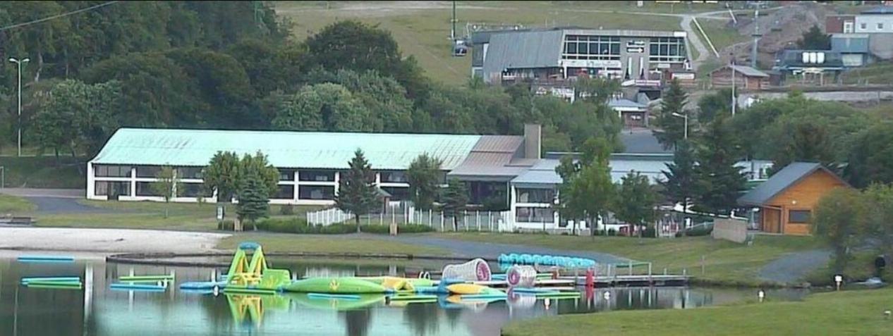 Super-Besse Residence Le Lac Bleu Serviere Chez Lorenzo Et Severine エクステリア 写真